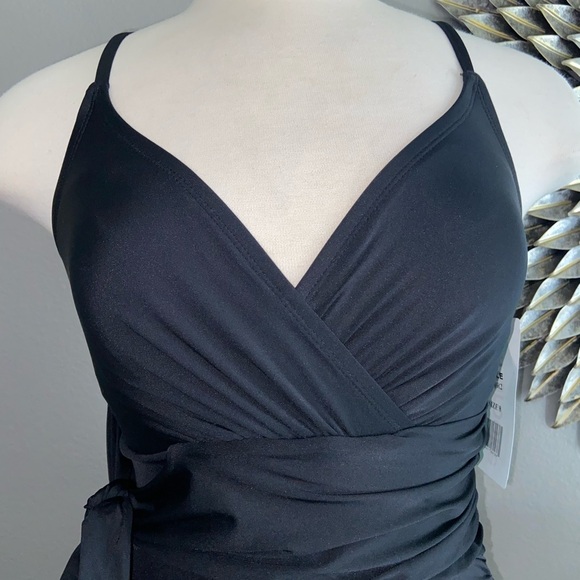 Penbrooke sleek women’s swimwear - Picture 4 of 16